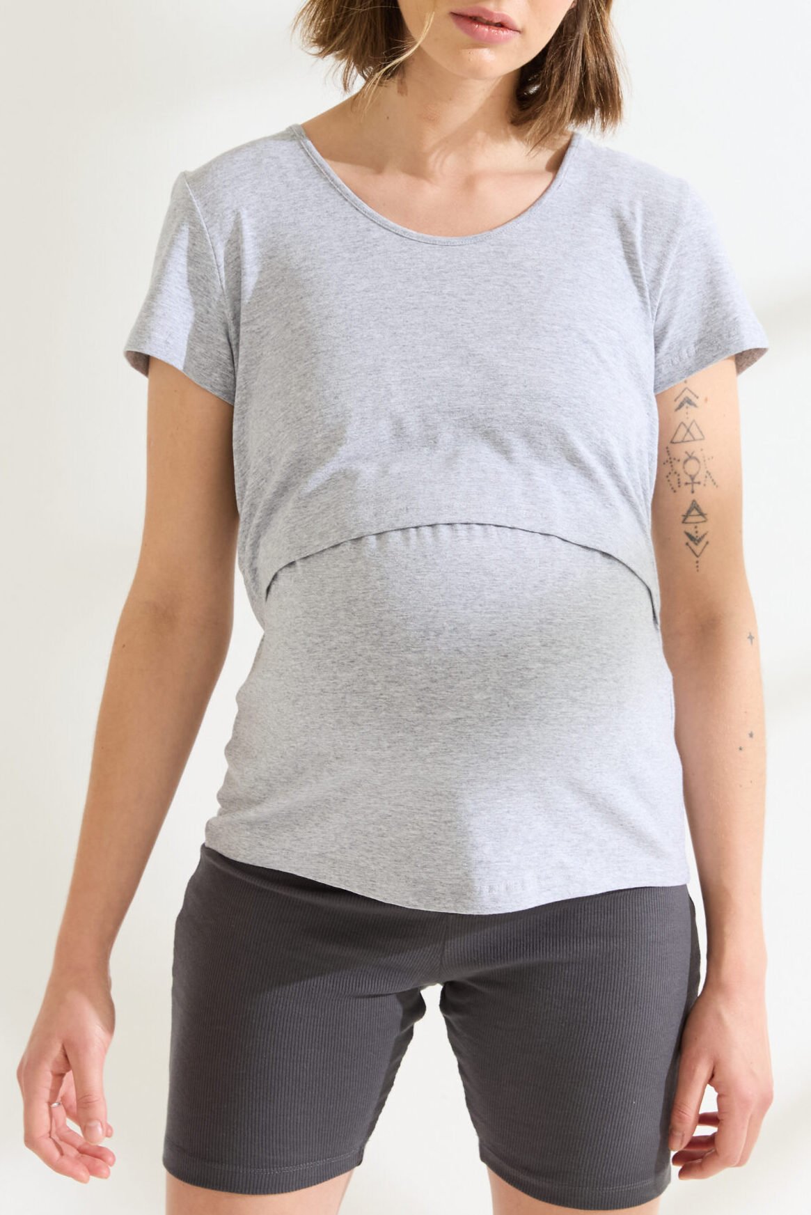 REMERA AMAMANTAR MC gris melange - Imagen 2